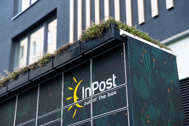 Obraz zawierający budynek, na wolnym powietrzu, okno, tekst
Opis wygenerowany automatycznie